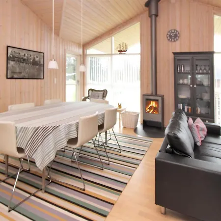 Oskarvine - 900m From The Sea In Nw Jutland By Interhome * Lokken