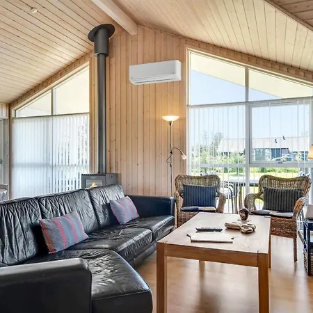 Holiday home Oskarvine - 900m From The Sea In Nw Jutland By Interhome *